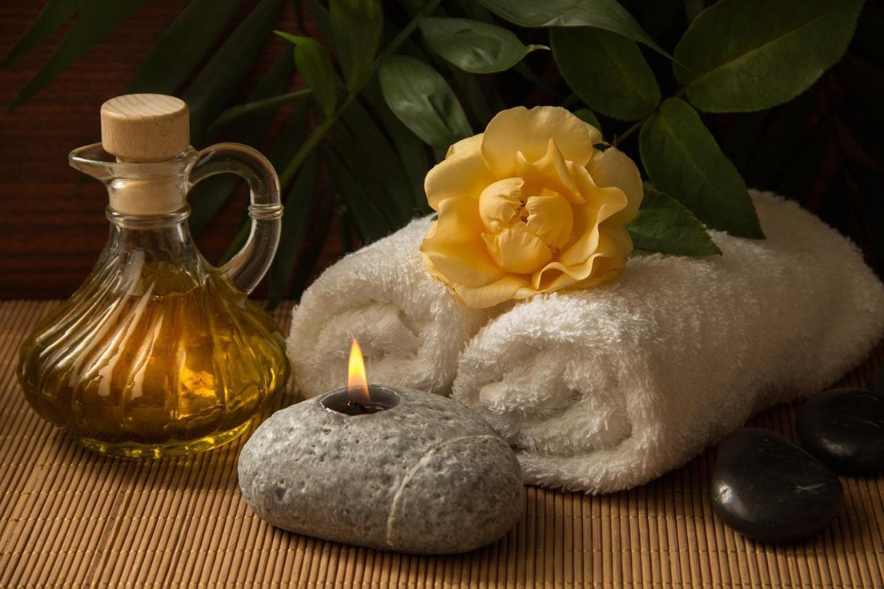 Ecrin D' Amour Suite Romantique Avec Jacuzzi Castels Exterior foto