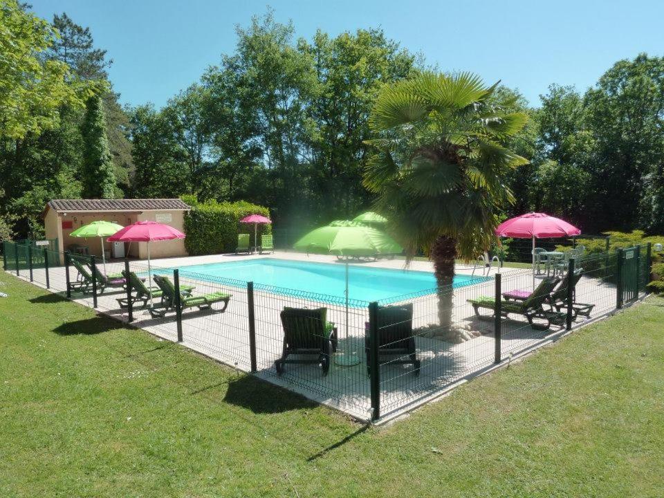 Ecrin D' Amour Suite Romantique Avec Jacuzzi Castels Exterior foto